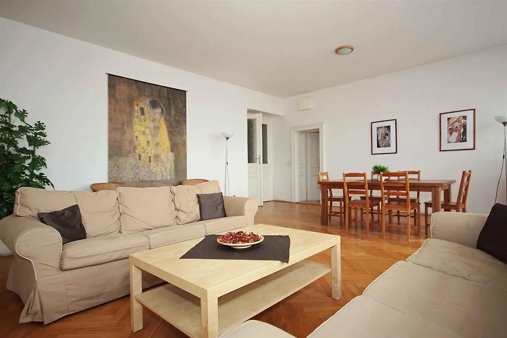 Leo Apartments Old Town Πράγα