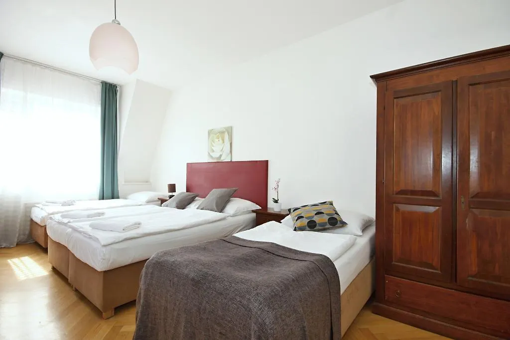 Leo Apartments Old Town Πράγα