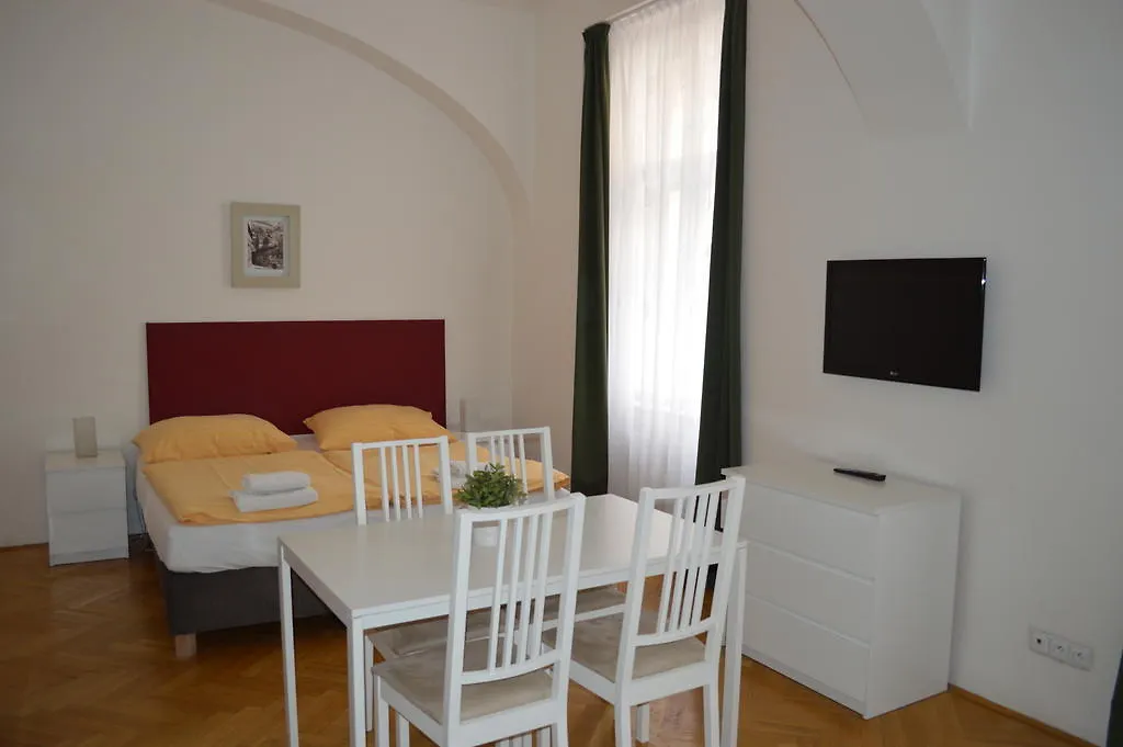 Leo Apartments Old Town Πράγα